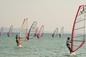 Erikli Sahilinde Wing Surf Var. Rüzgar sörfü